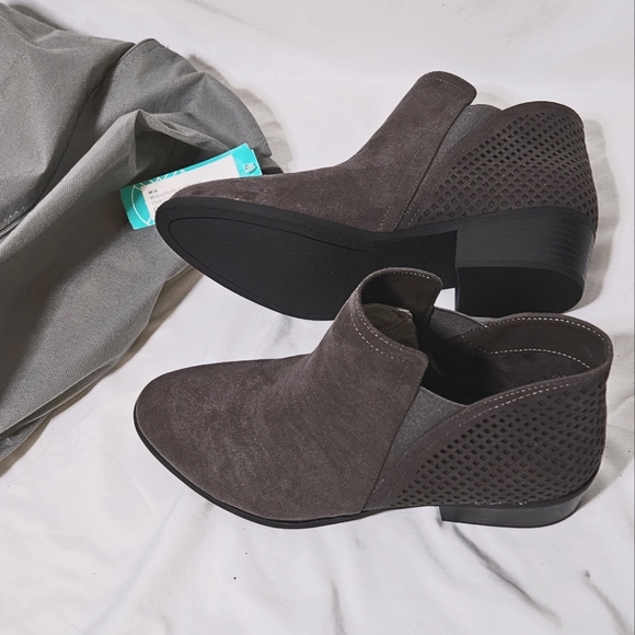 MIA Malina Perforated Bootie - Picture 3 of 5